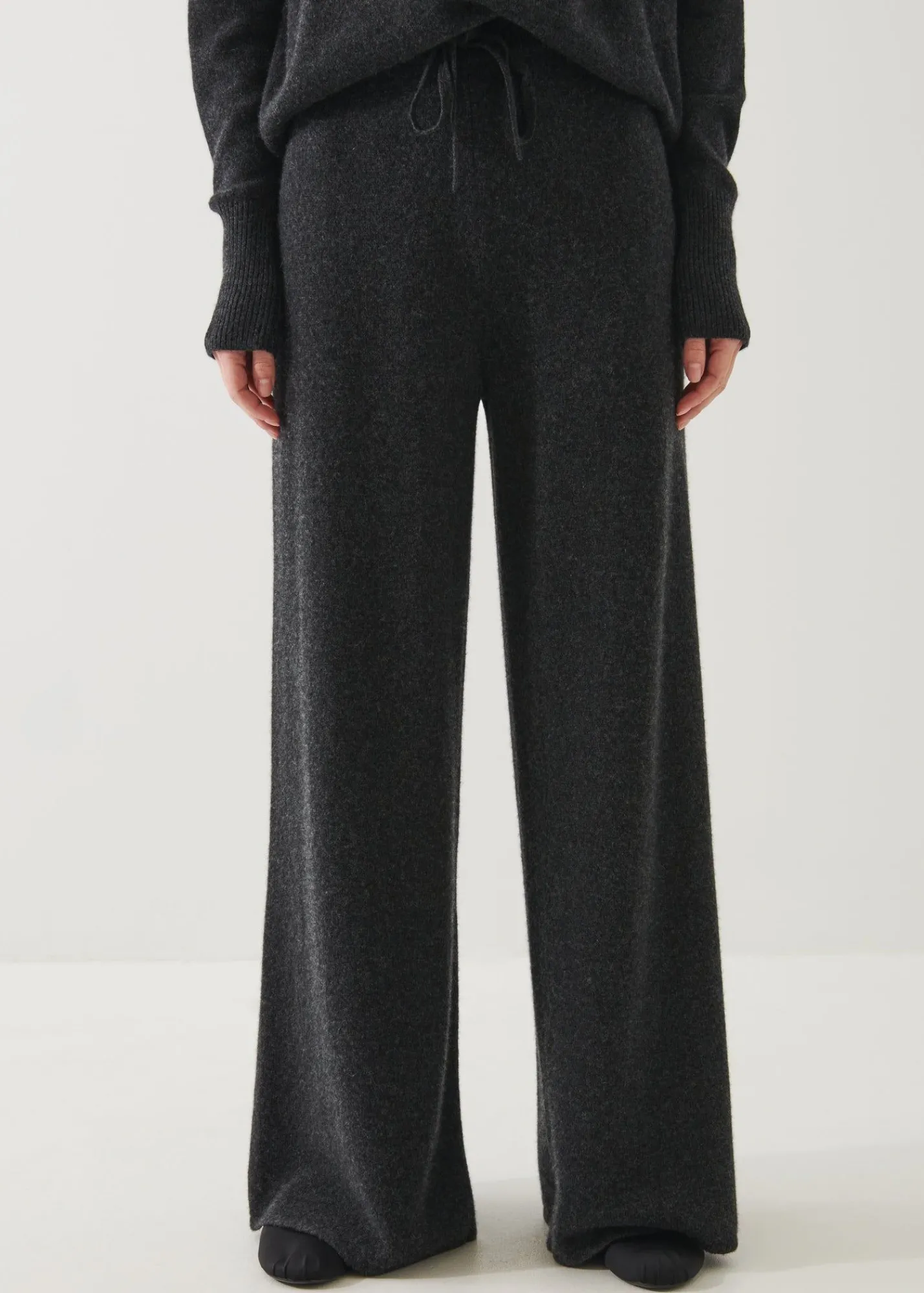 cashmere_drawstring_pant_6.webp PATRICK ASSARAF Cashmere Drawstring Pant | Women Pants