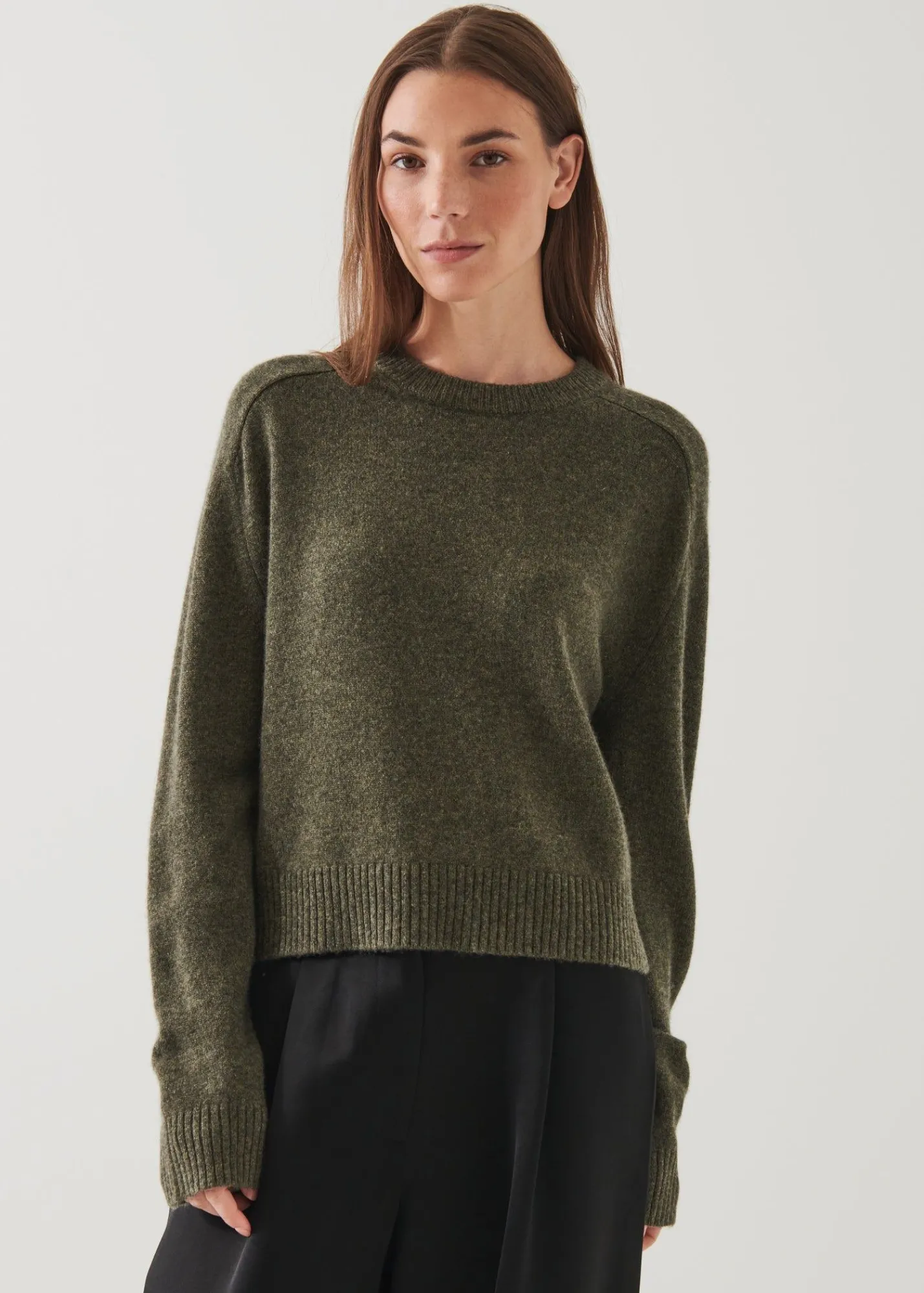 cashmere_raglan_crewneck_6.webp PATRICK ASSARAF Cashmere Raglan Crewneck | Women Knitwear