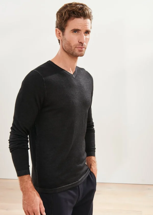 PATRICK ASSARAF Extra-Fine Merino Vintage Wash V-Neck | Men Knitwear