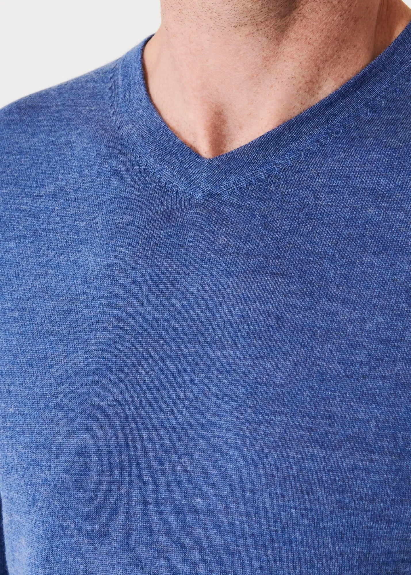 extrafine_merino_vneck_1.webp PATRICK ASSARAF Extra-Fine Merino V-Neck | Men Knitwear