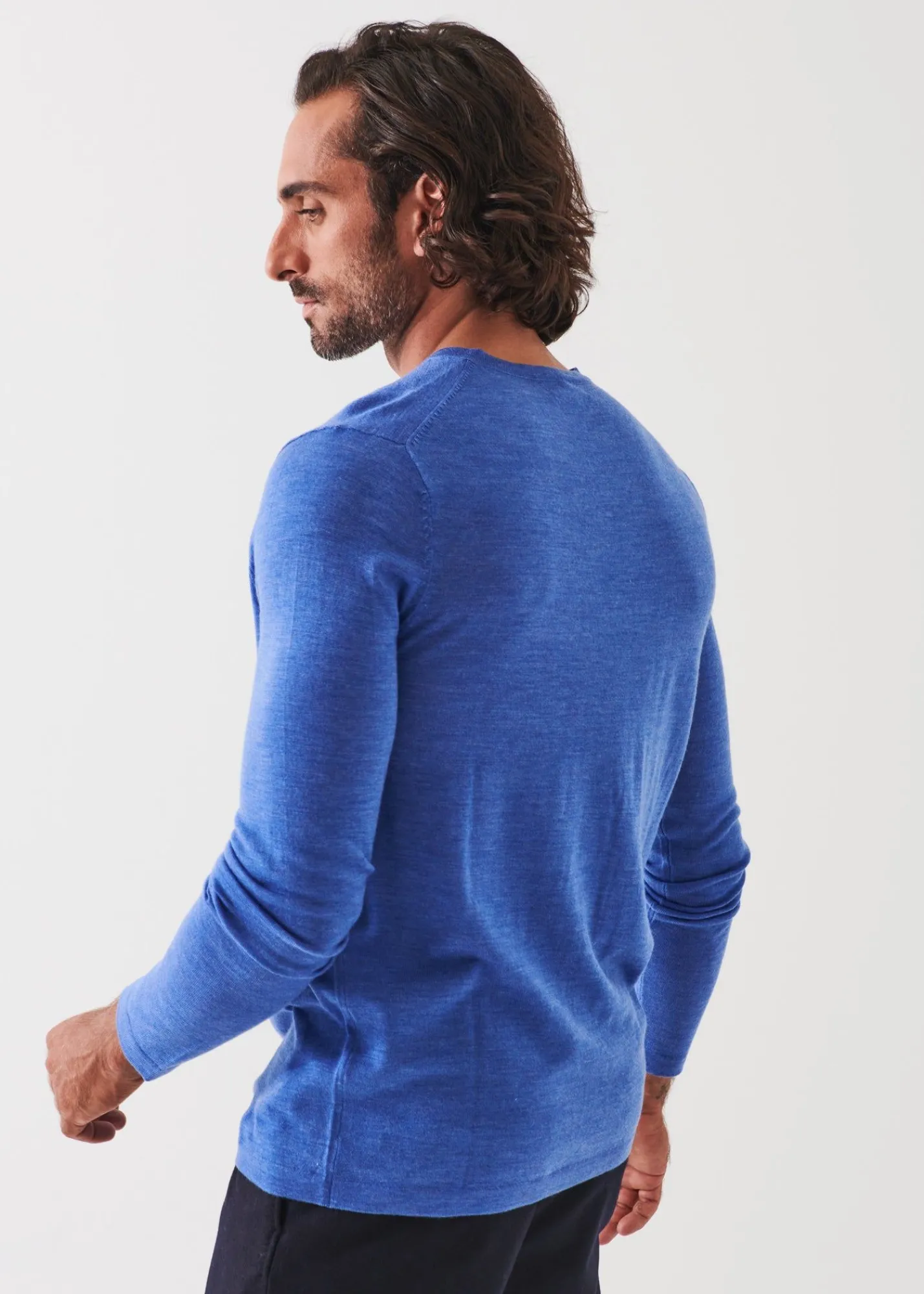 extrafine_merino_vneck_14.webp PATRICK ASSARAF Extra-Fine Merino V-Neck | Men Knitwear